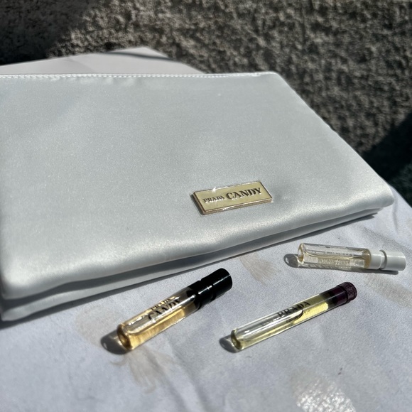 ꧁ NIB RARE Limited Edition White PRADA CANDY KISS Clutch ꧂ - Picture 3 of 6